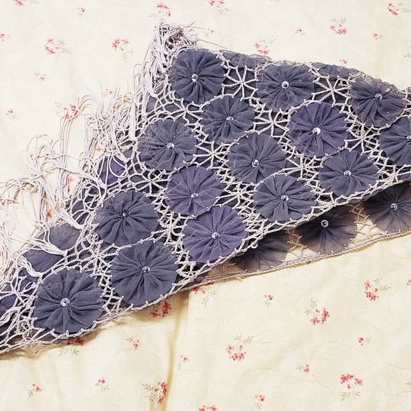 Triangle Shawl - Picture 4 of 4